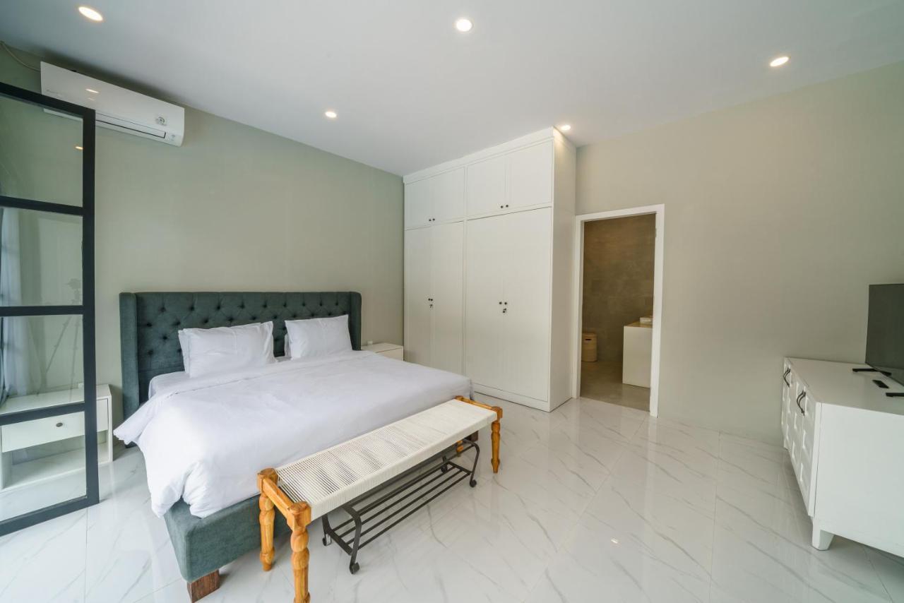 Villa Okenada - Modern 5-Bedroom Pool Villa In Berawa! Canggu Εξωτερικό φωτογραφία