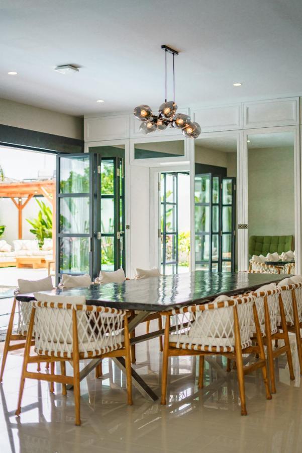 Villa Okenada - Modern 5-Bedroom Pool Villa In Berawa! Canggu Εξωτερικό φωτογραφία